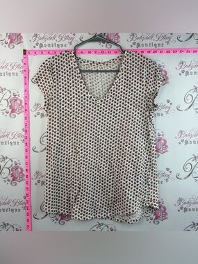 GAP tshirt top Flowy V neck top Cream Short Sleeve Top with Pink Floral Print